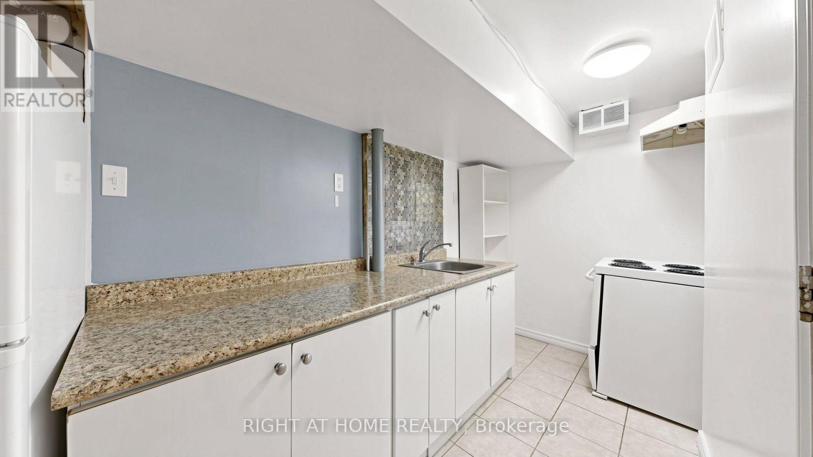 76 Fenside Drive, Toronto, ON - Indoor