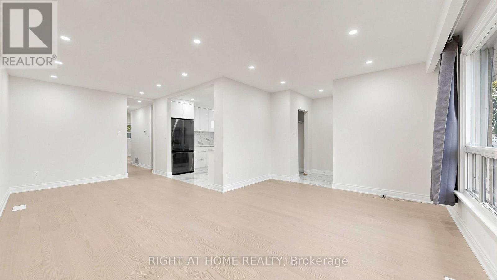 76 Fenside Drive, Toronto, ON - Indoor Photo Showing Other Room