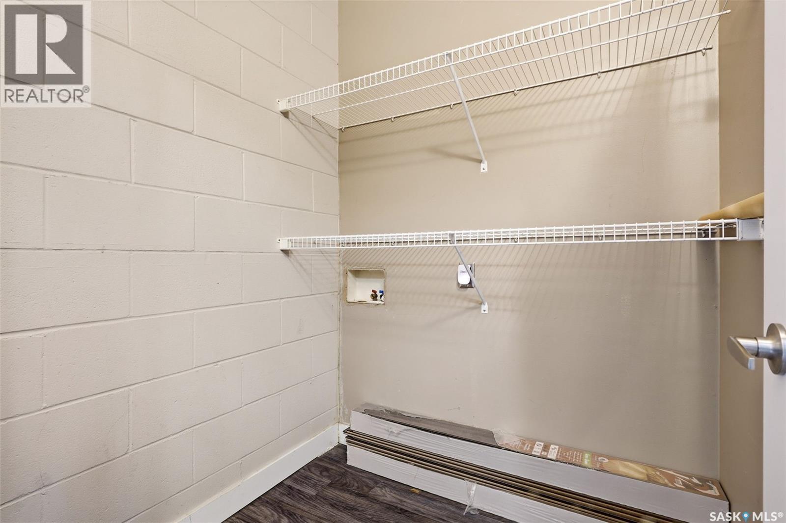 6 405 Lorne Street N, Regina, SK - Indoor With Storage