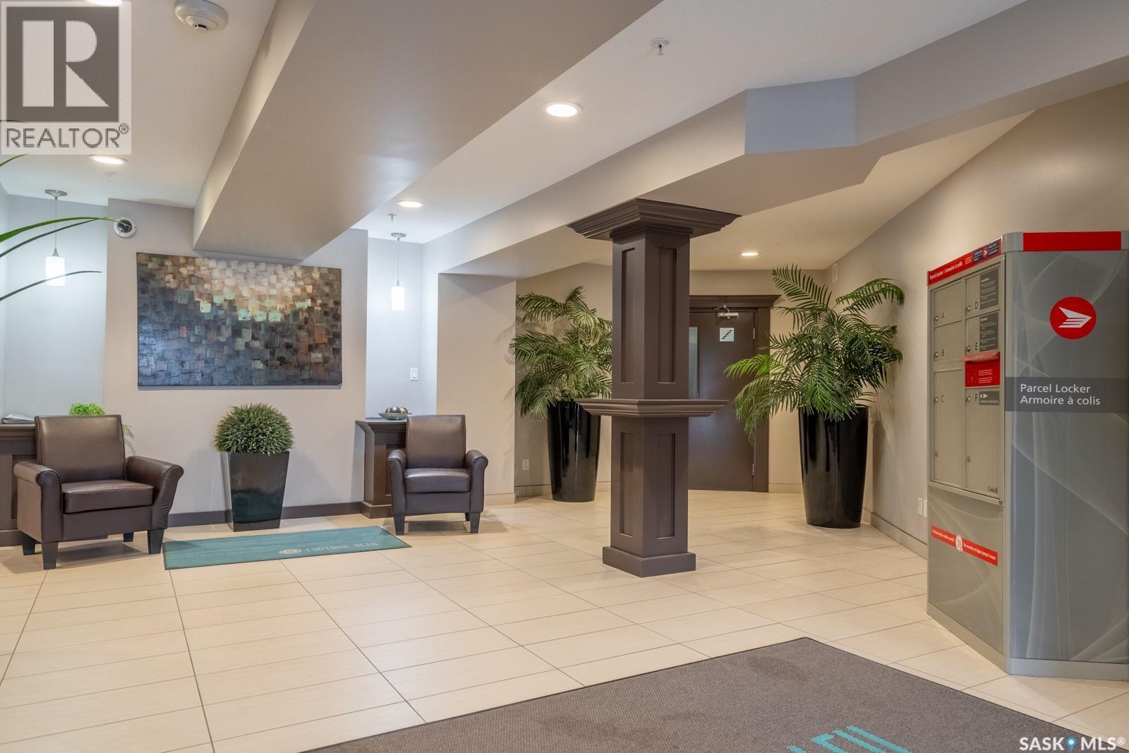 404 5301 Universal Crescent, Regina, SK - Indoor Photo Showing Other Room