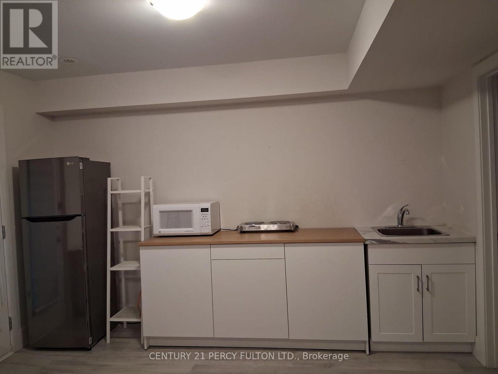 1 Sydney Circle, Vaughan, ON - Indoor Photo Showing Other Room
