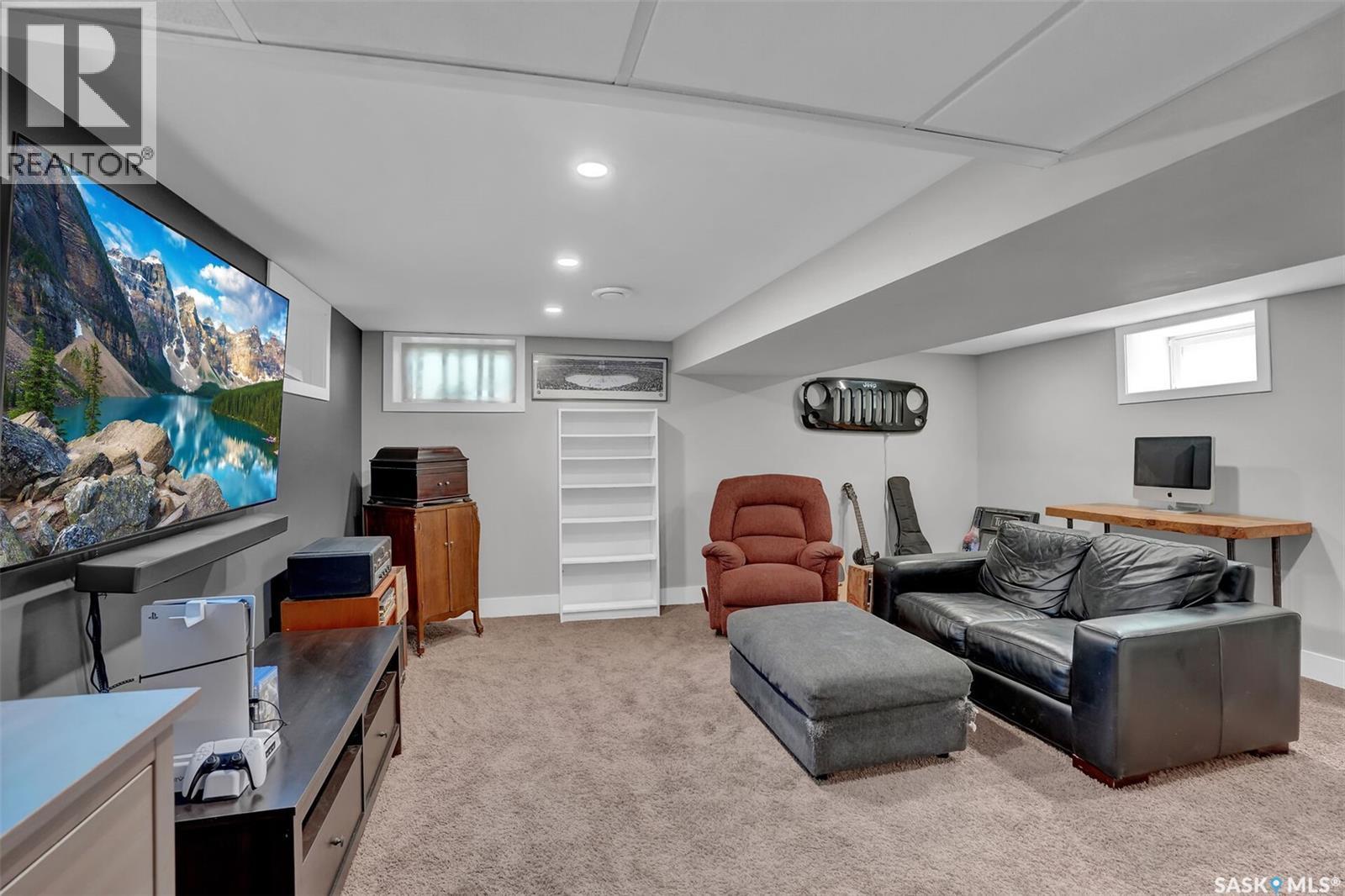 2604 Robinson Street, Regina, SK - Indoor Photo Showing Other Room