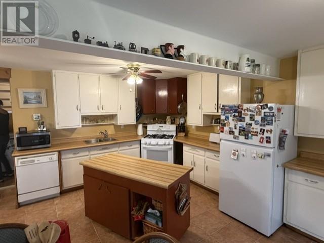259 Ashigami Road E, Wahnapitae, ON - Indoor Photo Showing Kitchen