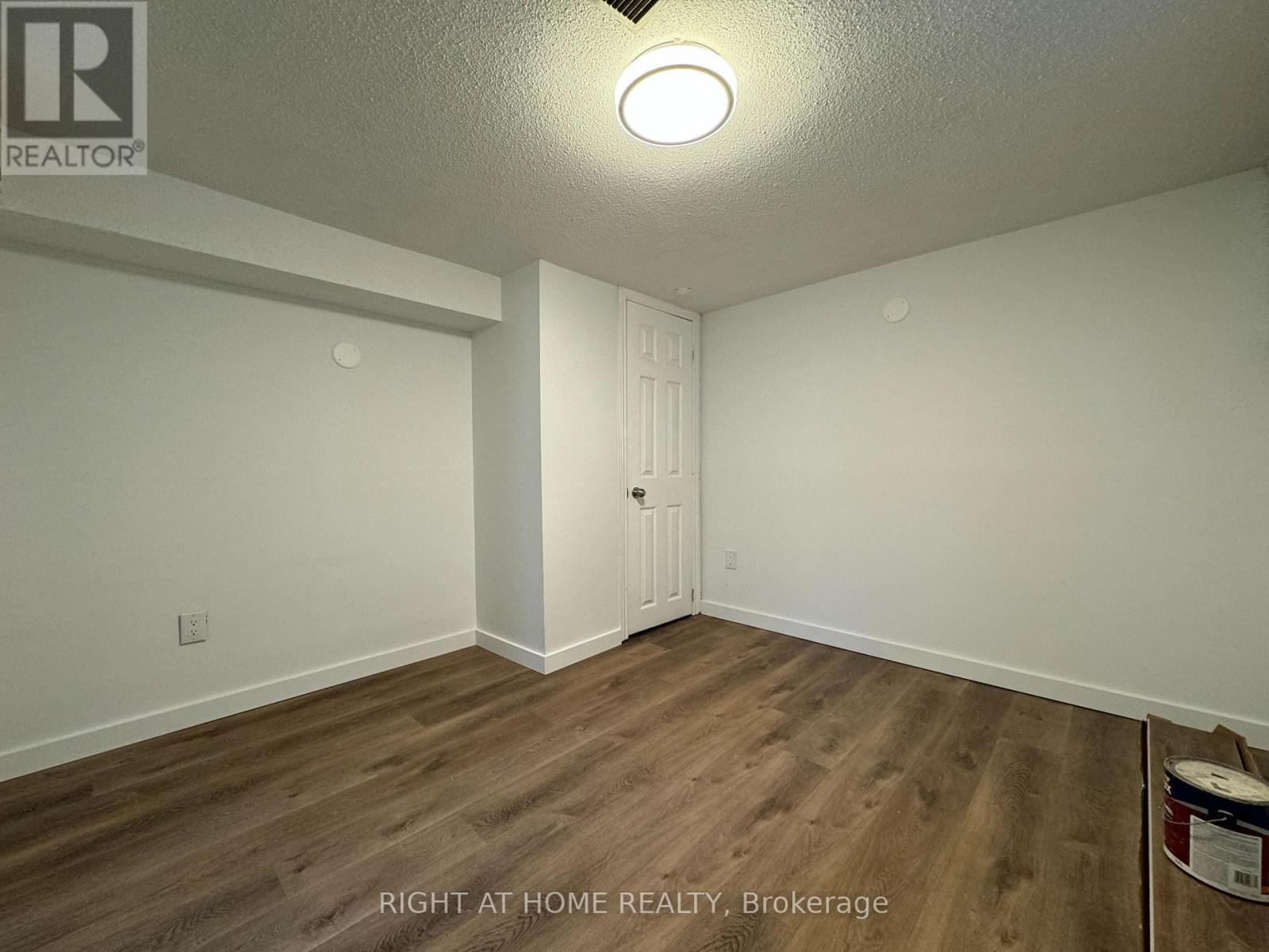 Lower - 950 Queens Boulevard, Kitchener, ON - Indoor Photo Showing Other Room