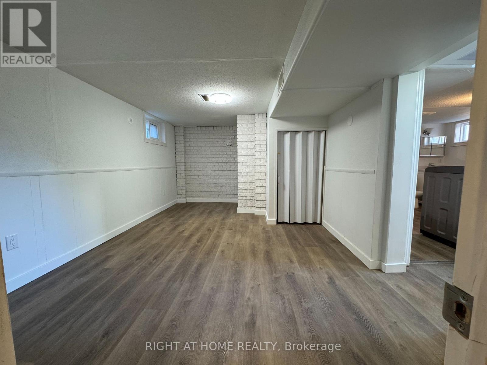 Lower - 950 Queens Boulevard, Kitchener, ON - Indoor Photo Showing Other Room