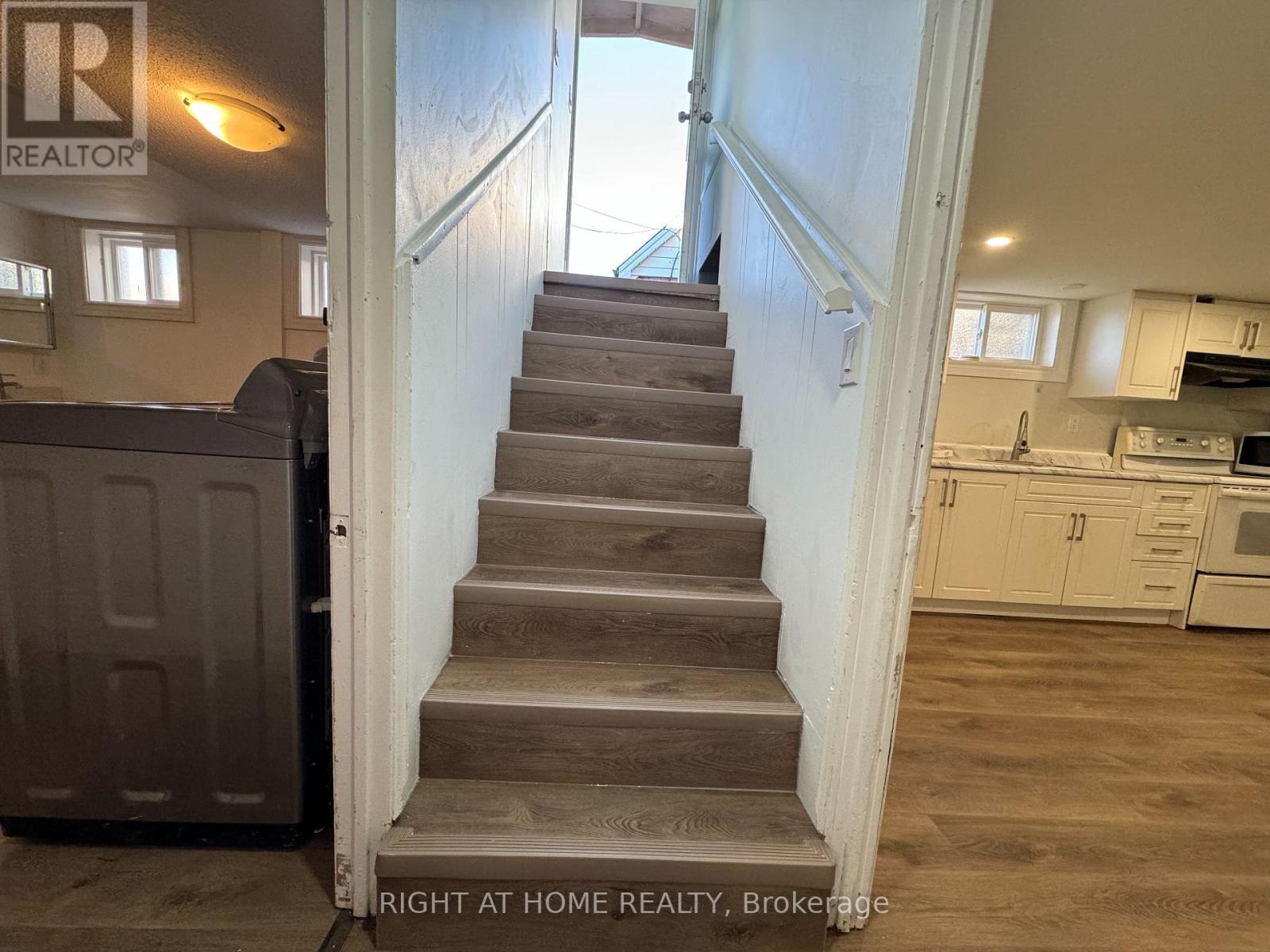 Lower - 950 Queens Boulevard, Kitchener, ON - Indoor Photo Showing Other Room
