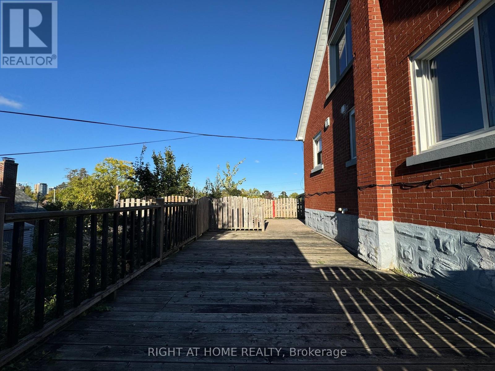 Lower - 950 Queens Boulevard, Kitchener, ON - Outdoor