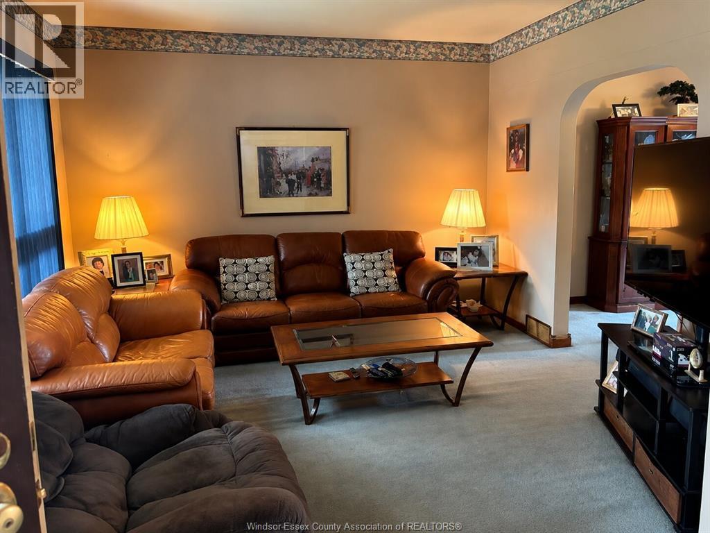 781 Pierre, Windsor, ON - Indoor Photo Showing Living Room