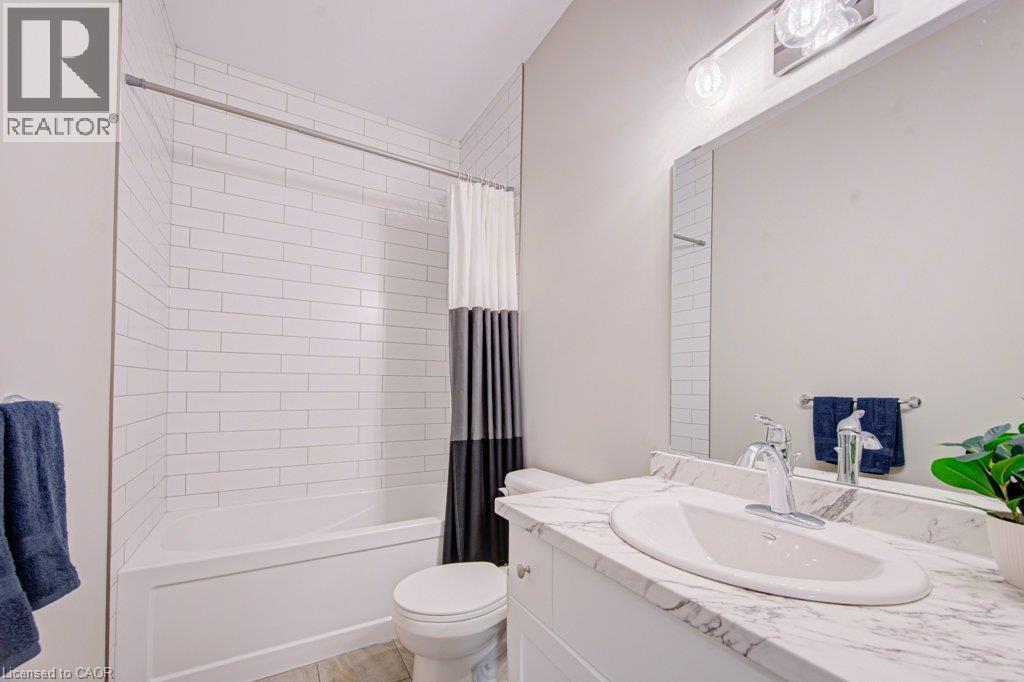 Bathroom - 15 Matheson Crescent, Innerkip, ON - Indoor Photo Showing Bathroom