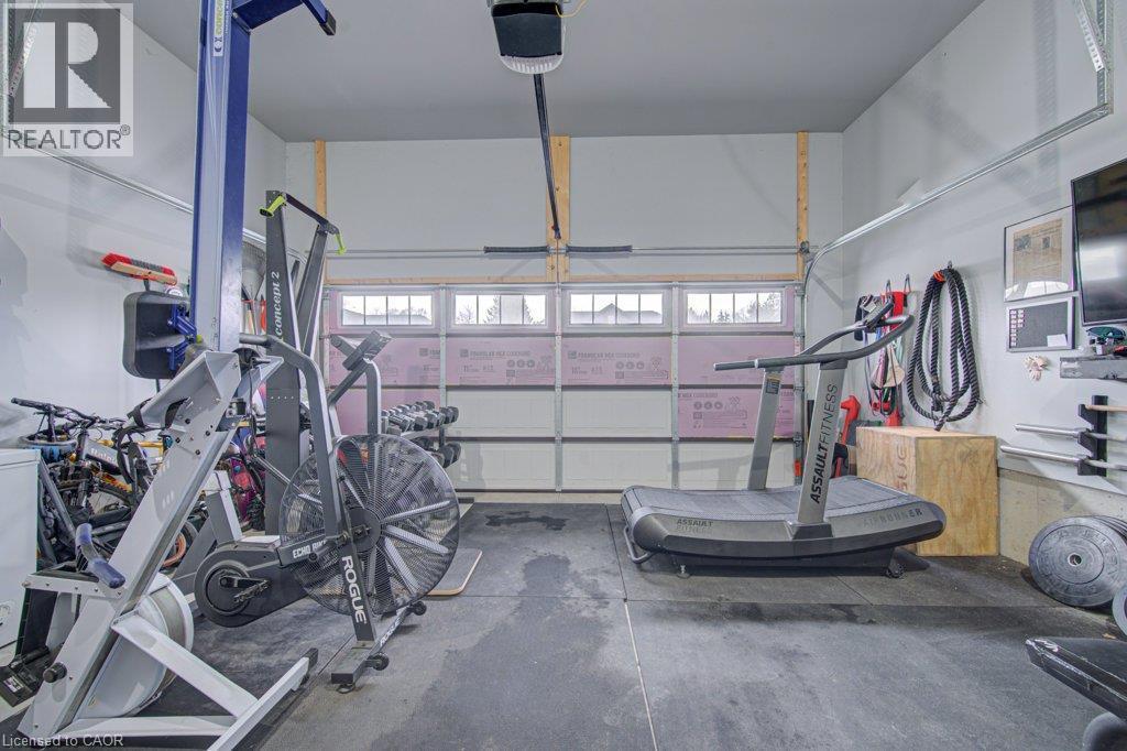 15 Matheson Crescent, Innerkip, ON - Indoor Photo Showing Garage