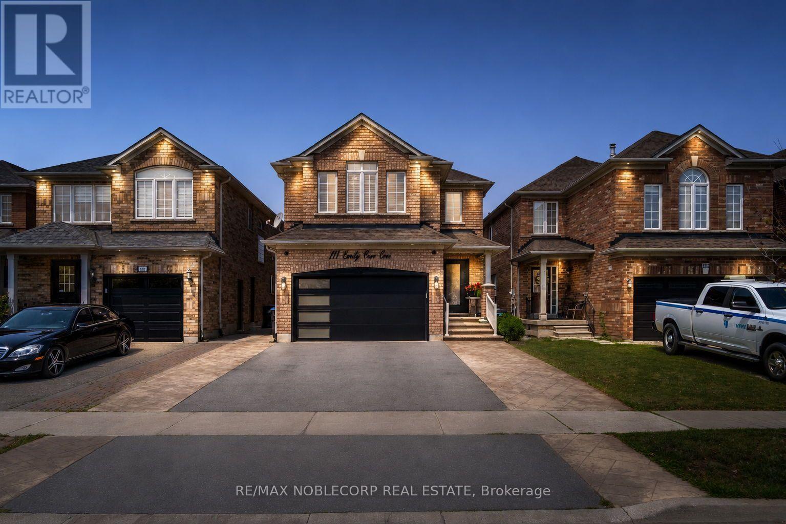 111 Emily Carr Crescent, Caledon, ON - Outdoor With Facade