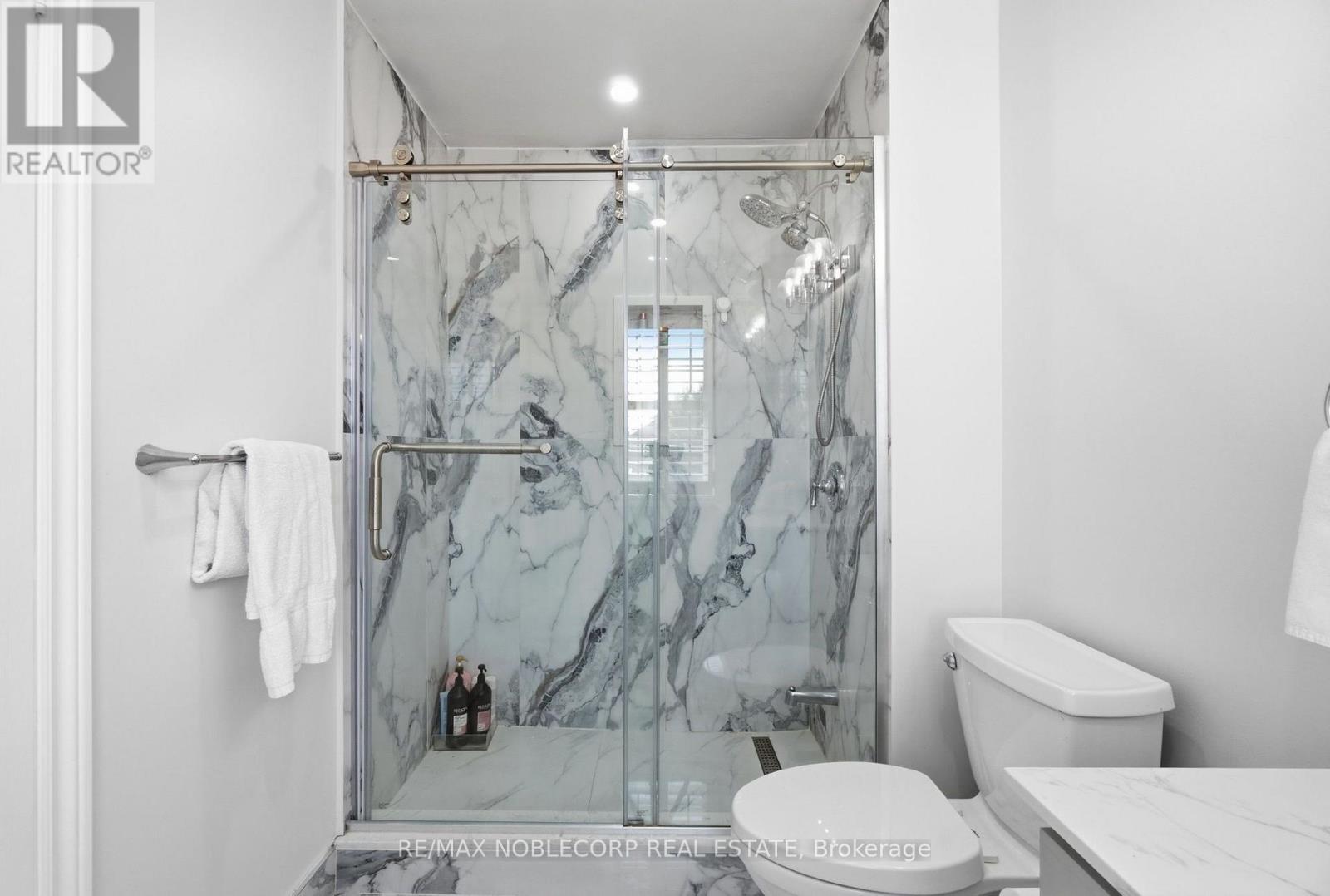 111 Emily Carr Crescent, Caledon, ON - Indoor Photo Showing Bathroom