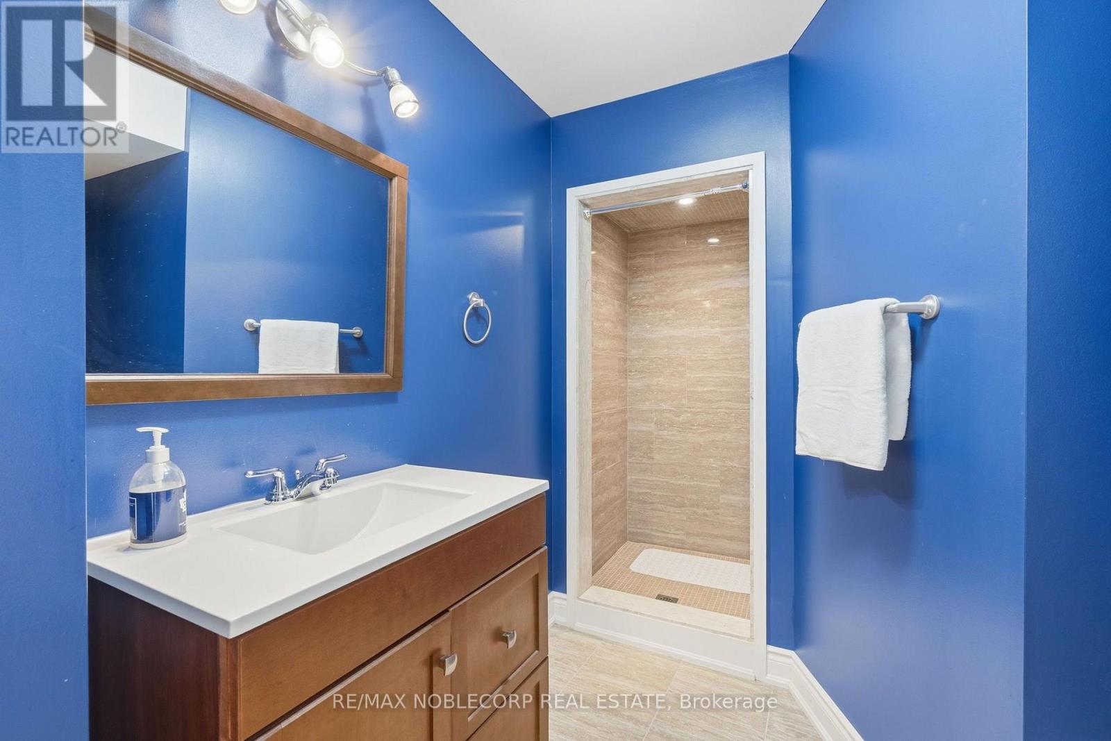 111 Emily Carr Crescent, Caledon, ON - Indoor Photo Showing Bathroom