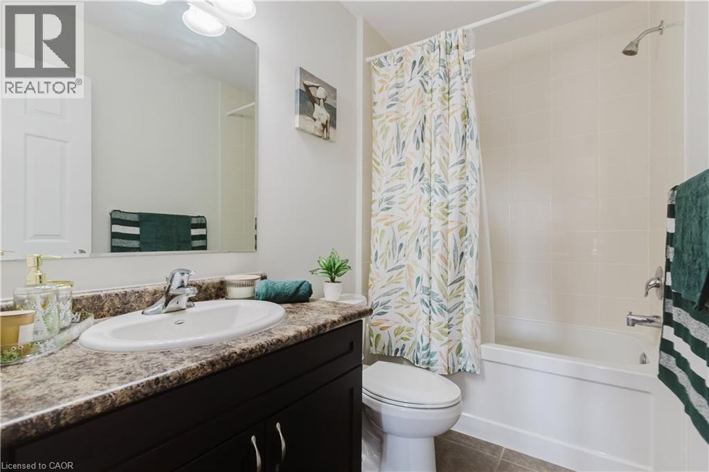 13 Arbourview Crescent, Kitchener, ON - Indoor Photo Showing Bathroom