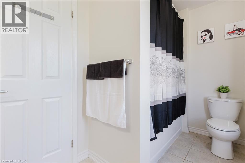 13 Arbourview Crescent, Kitchener, ON - Indoor Photo Showing Bathroom
