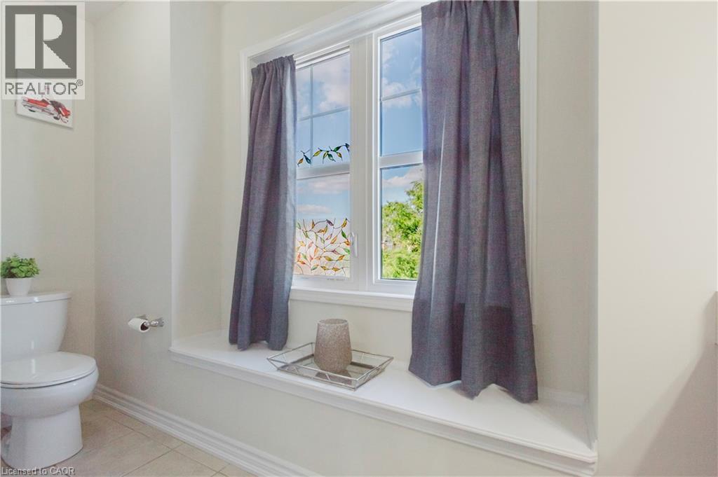 13 Arbourview Crescent, Kitchener, ON - Indoor Photo Showing Bathroom