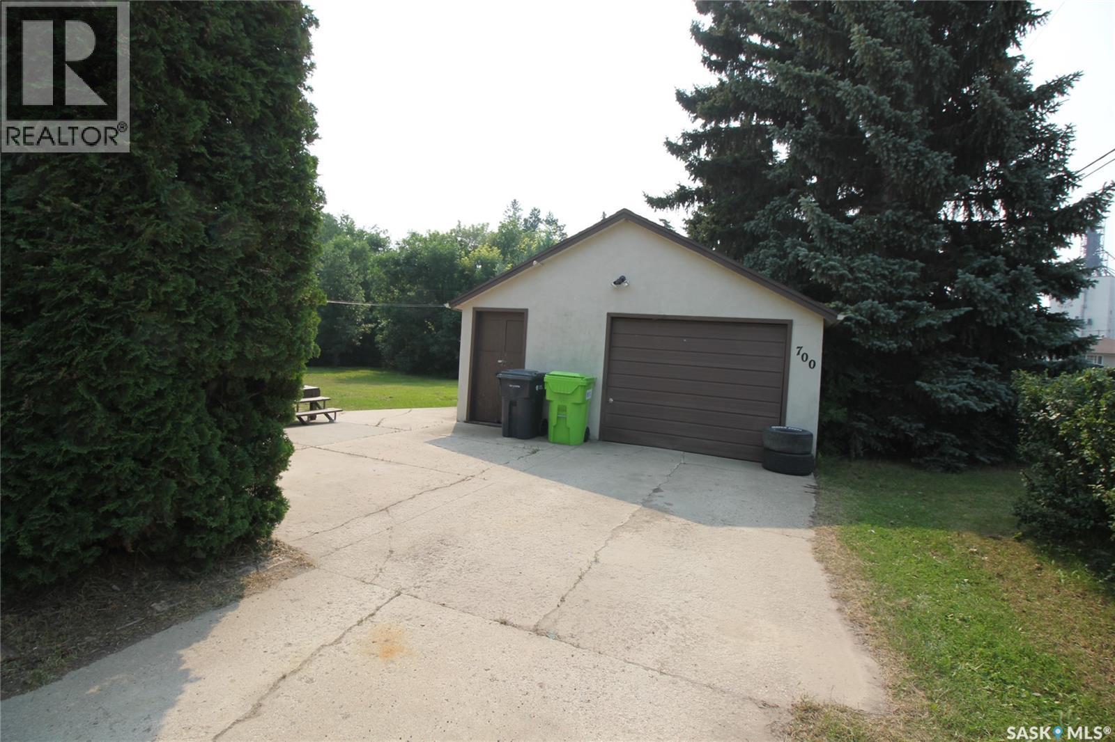 700 York Street, Indian Head, SK - Outdoor