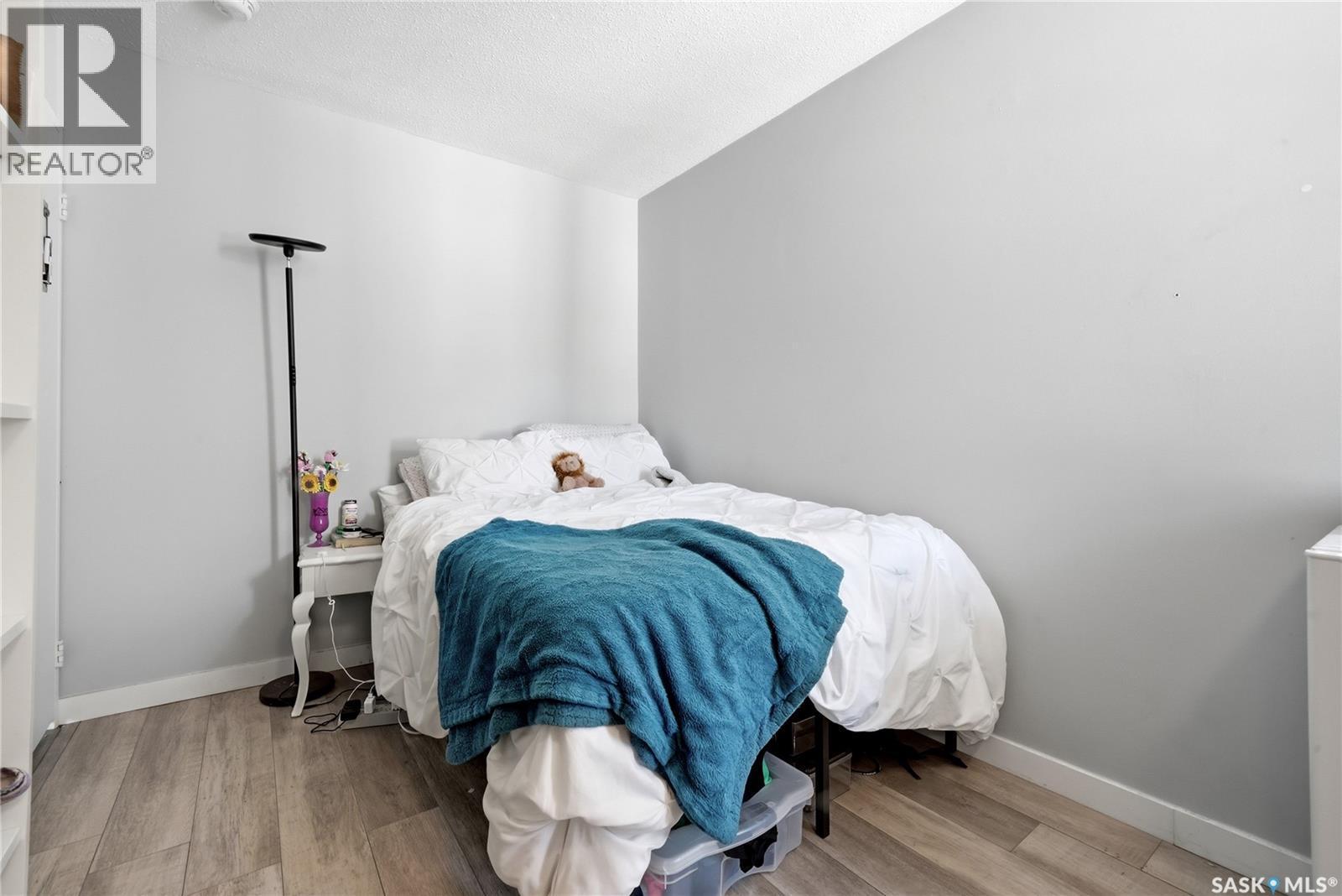 4005 Gordon Road, Regina, SK - Indoor Photo Showing Bedroom
