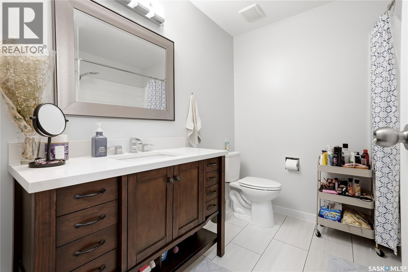 4005 Gordon Road, Regina, SK - Indoor Photo Showing Bathroom