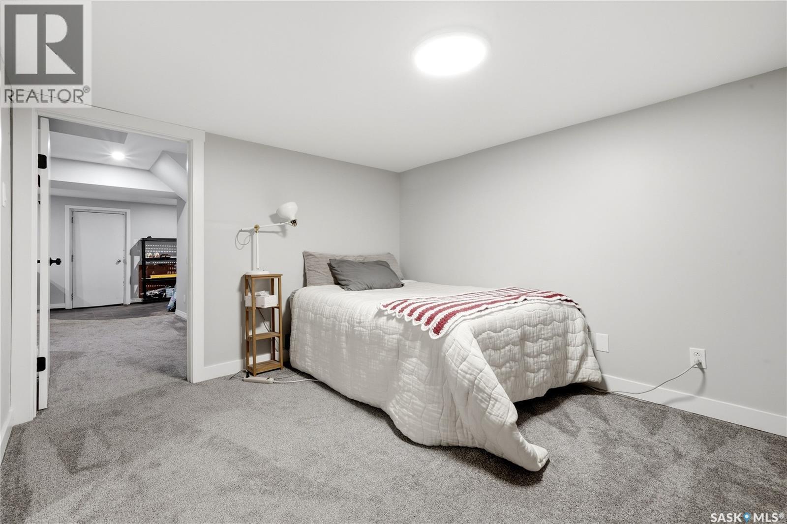 4005 Gordon Road, Regina, SK - Indoor Photo Showing Bedroom