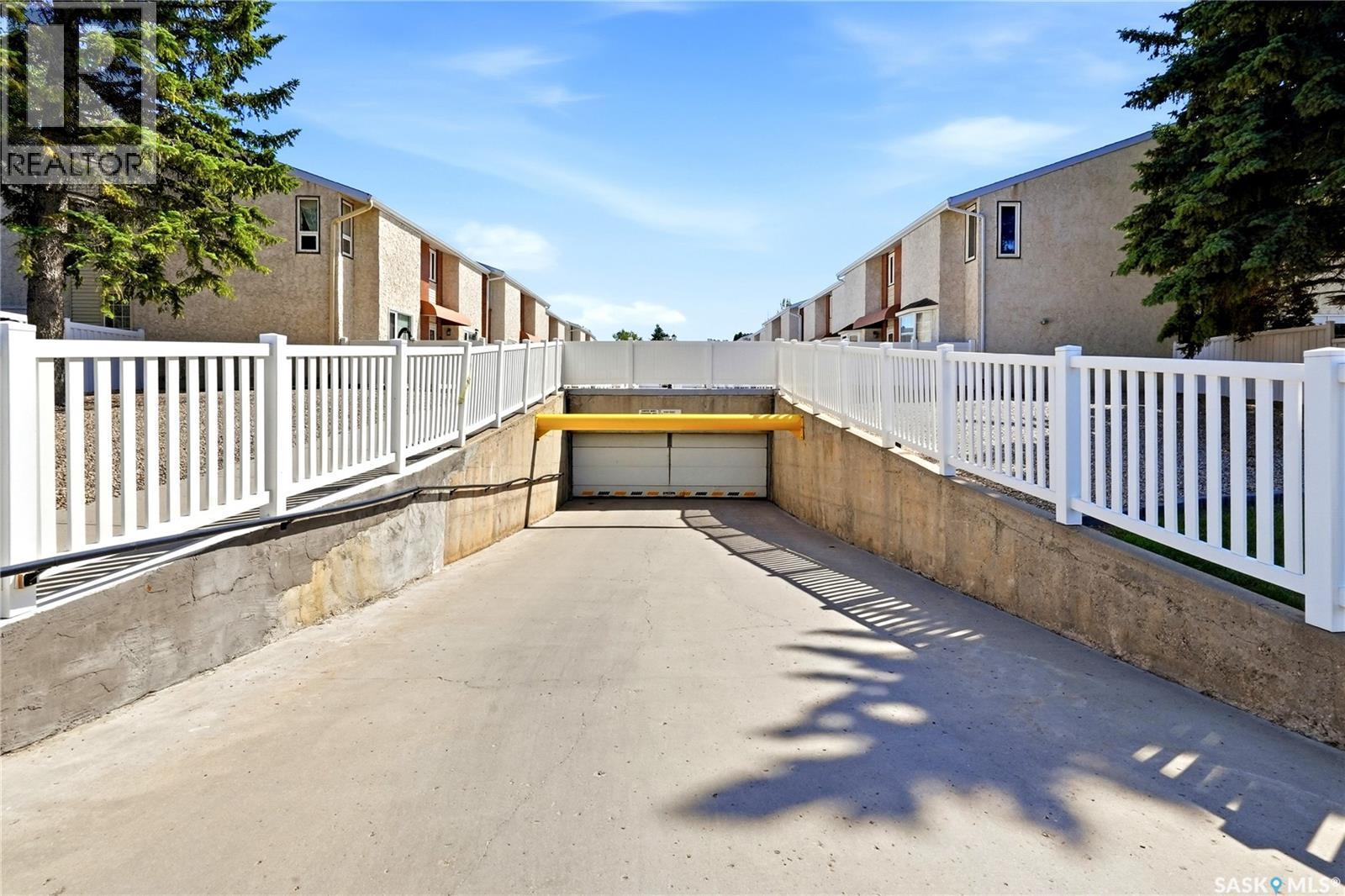 4005 Gordon Road, Regina, SK - Outdoor With Deck Patio Veranda With Exterior