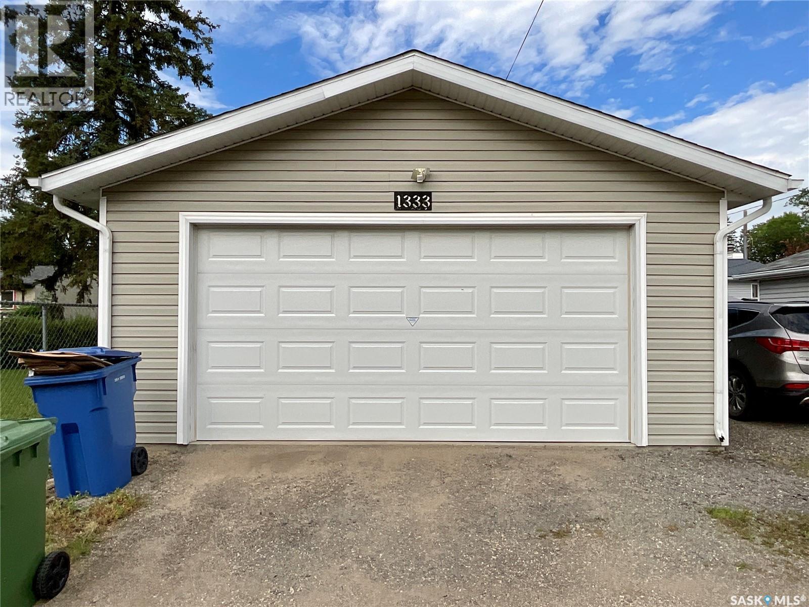 1333 Empress Street, Regina, SK - Outdoor With Exterior