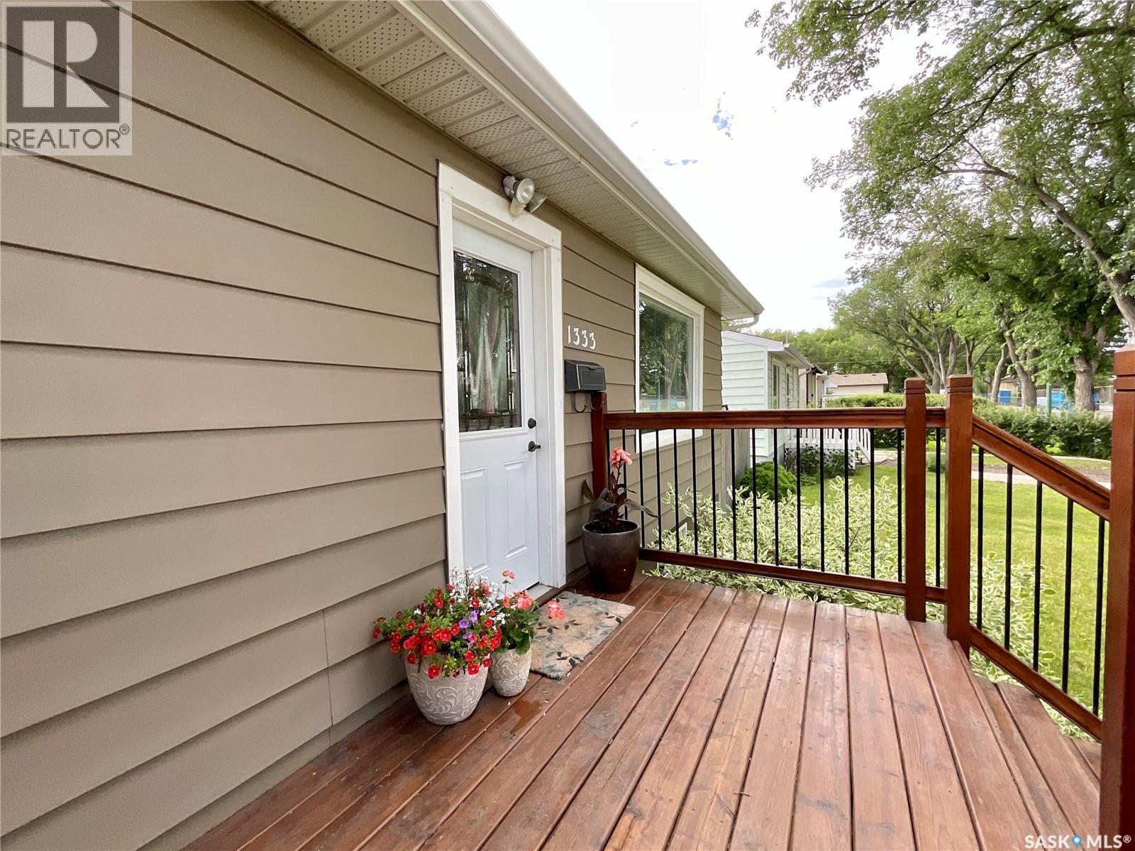 1333 Empress Street, Regina, SK - Outdoor With Deck Patio Veranda With Exterior