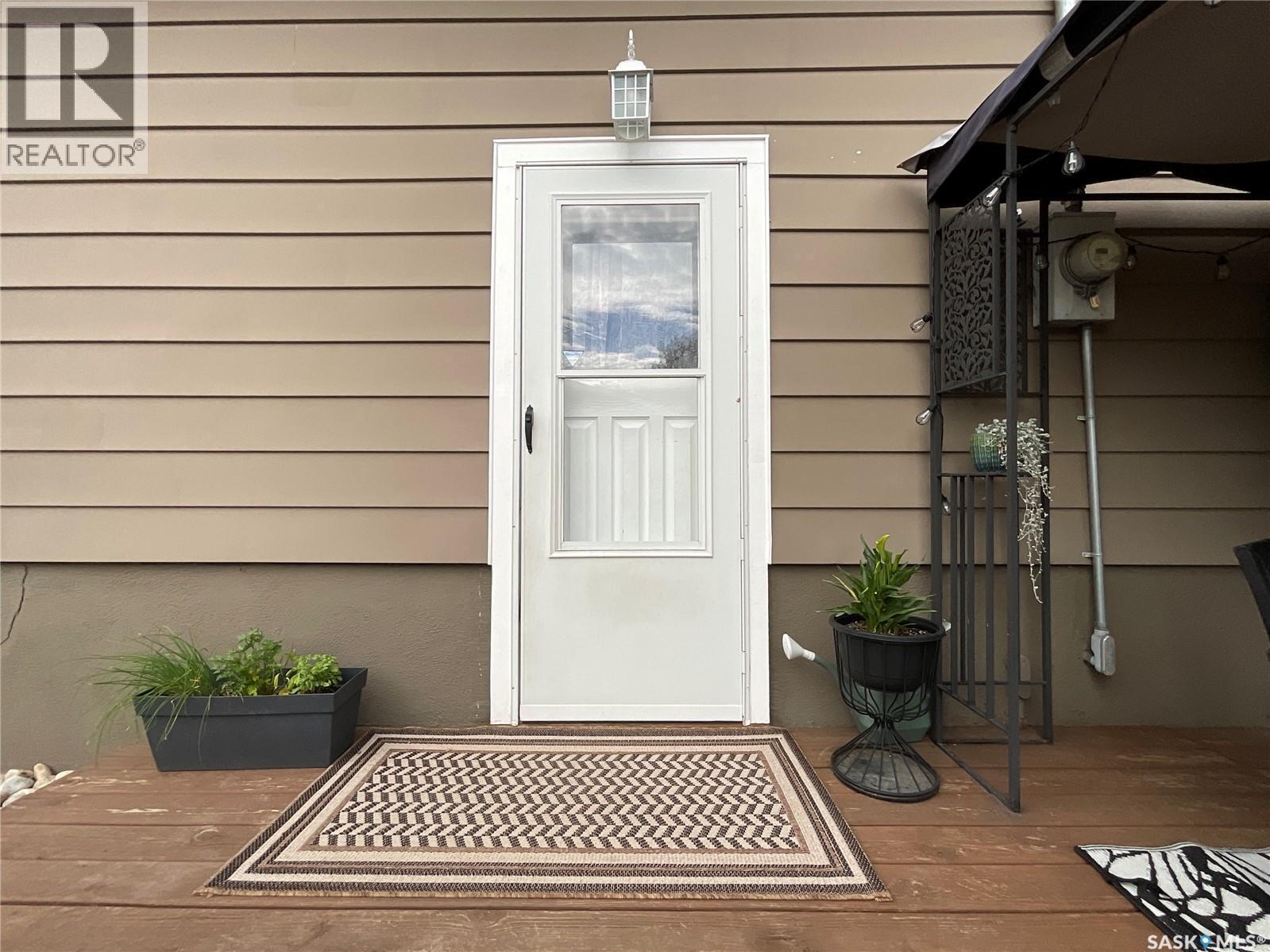 1333 Empress Street, Regina, SK - Outdoor With Exterior