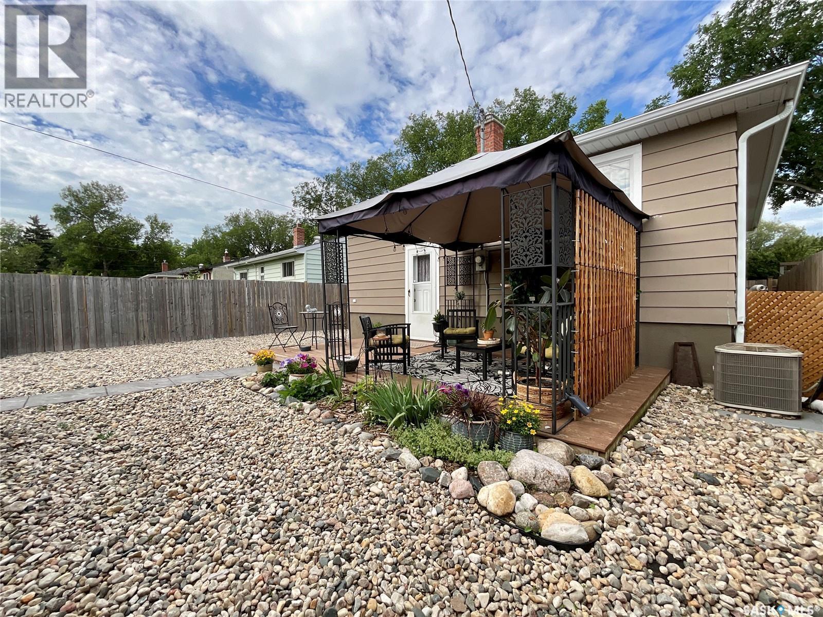 1333 Empress Street, Regina, SK - Outdoor With Exterior