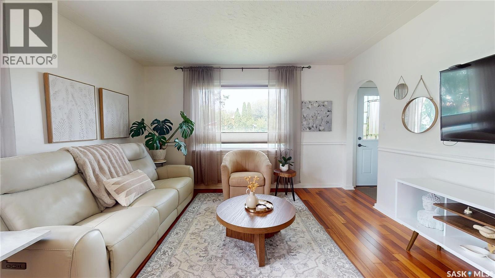 1333 Empress Street, Regina, SK - Indoor Photo Showing Living Room