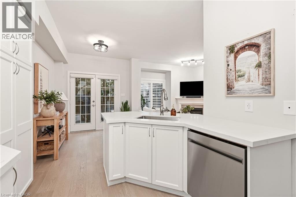 1361 Stephenson Drive, Burlington, ON - Indoor Photo Showing Kitchen