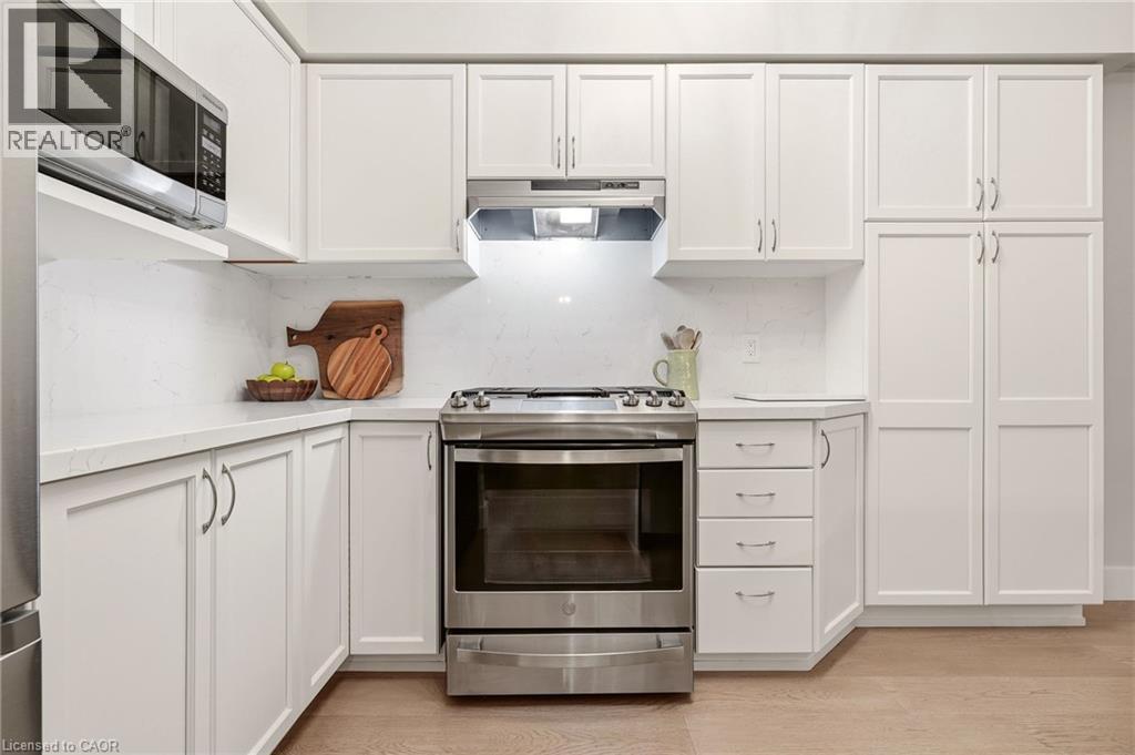 1361 Stephenson Drive, Burlington, ON - Indoor Photo Showing Kitchen