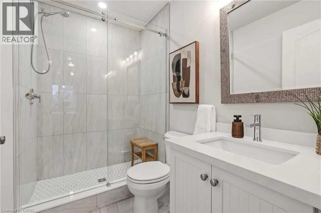 1361 Stephenson Drive, Burlington, ON - Indoor Photo Showing Bathroom