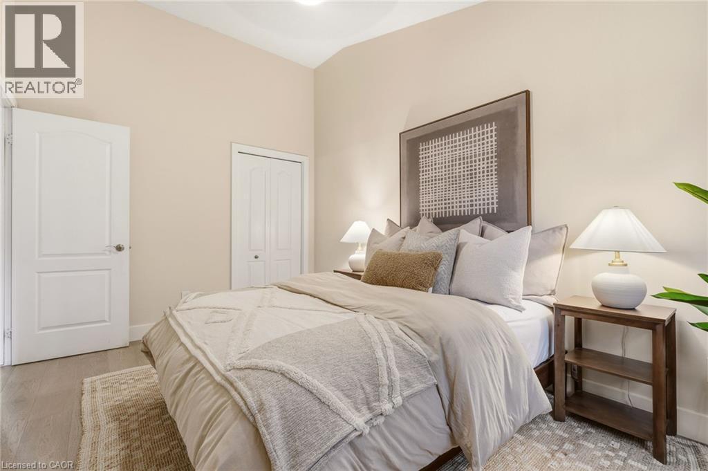1361 Stephenson Drive, Burlington, ON - Indoor Photo Showing Bedroom