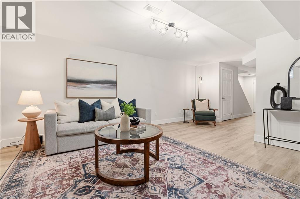 1361 Stephenson Drive, Burlington, ON - Indoor Photo Showing Living Room
