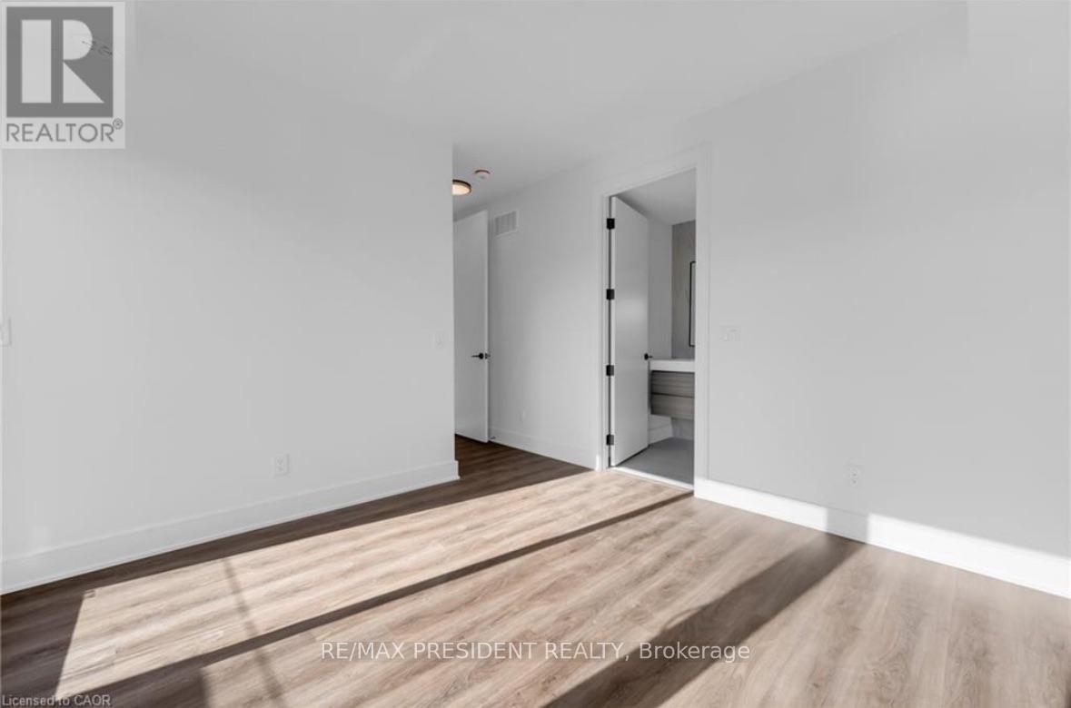 141 Everett Common, St. Catharines, ON - Indoor Photo Showing Other Room