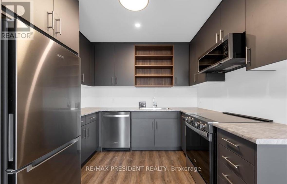 141 Everett Common, St. Catharines, ON - Indoor Photo Showing Kitchen With Stainless Steel Kitchen