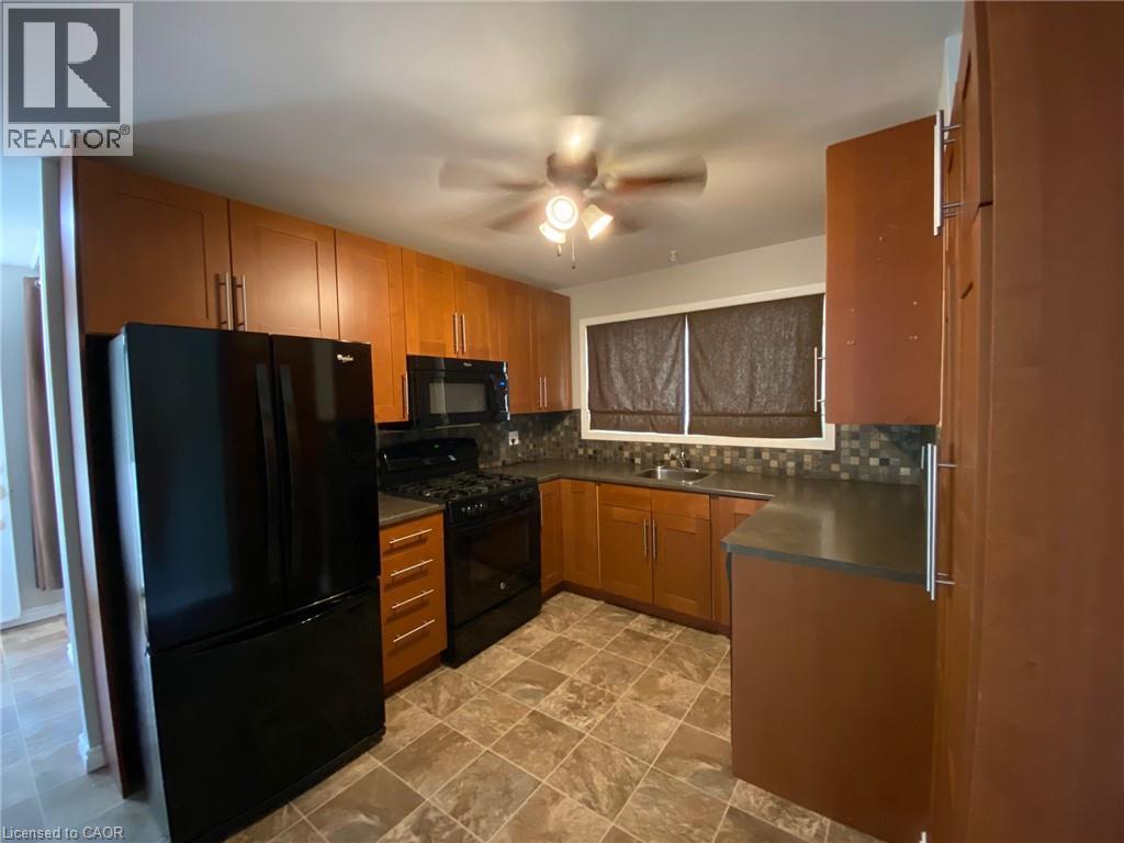 194 River Road E Unit# Upper, Kitchener, ON - Indoor Photo Showing Kitchen
