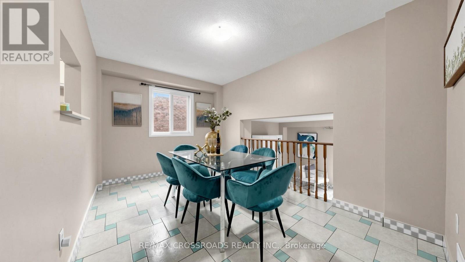 70 Halfmoon Square, Toronto, ON - Indoor Photo Showing Dining Room