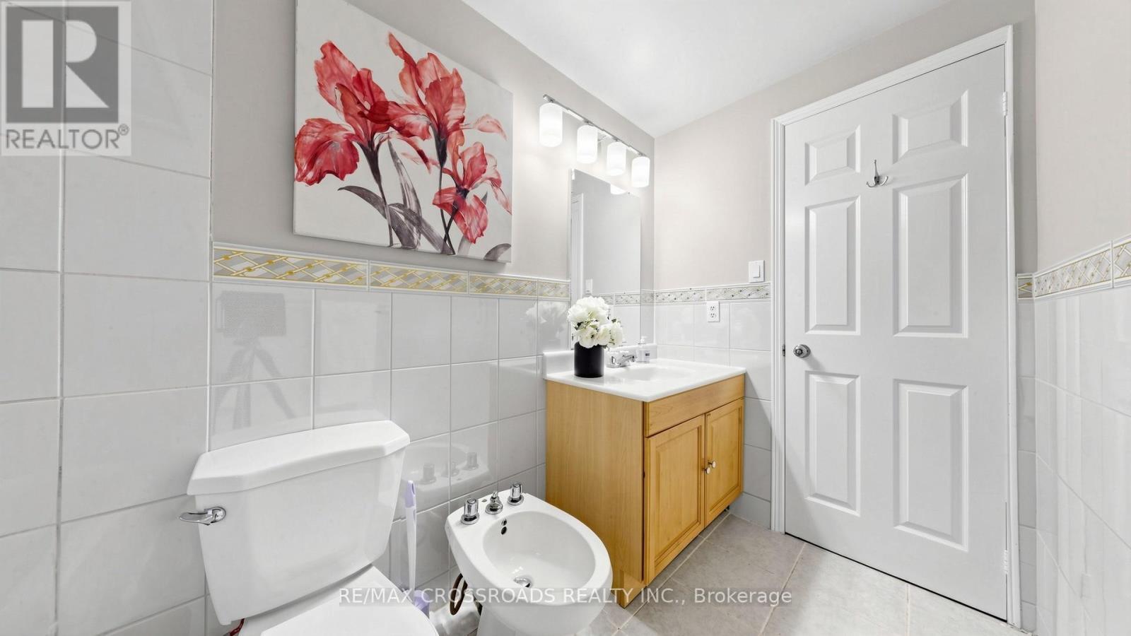 70 Halfmoon Square, Toronto, ON - Indoor Photo Showing Bathroom