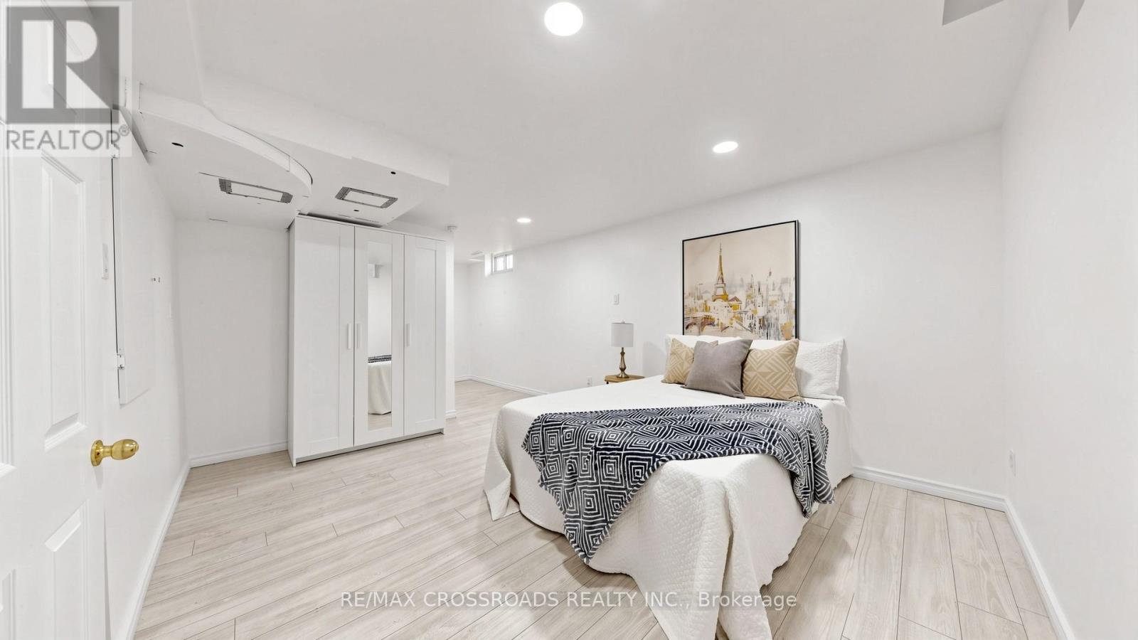 70 Halfmoon Square, Toronto, ON - Indoor Photo Showing Bedroom