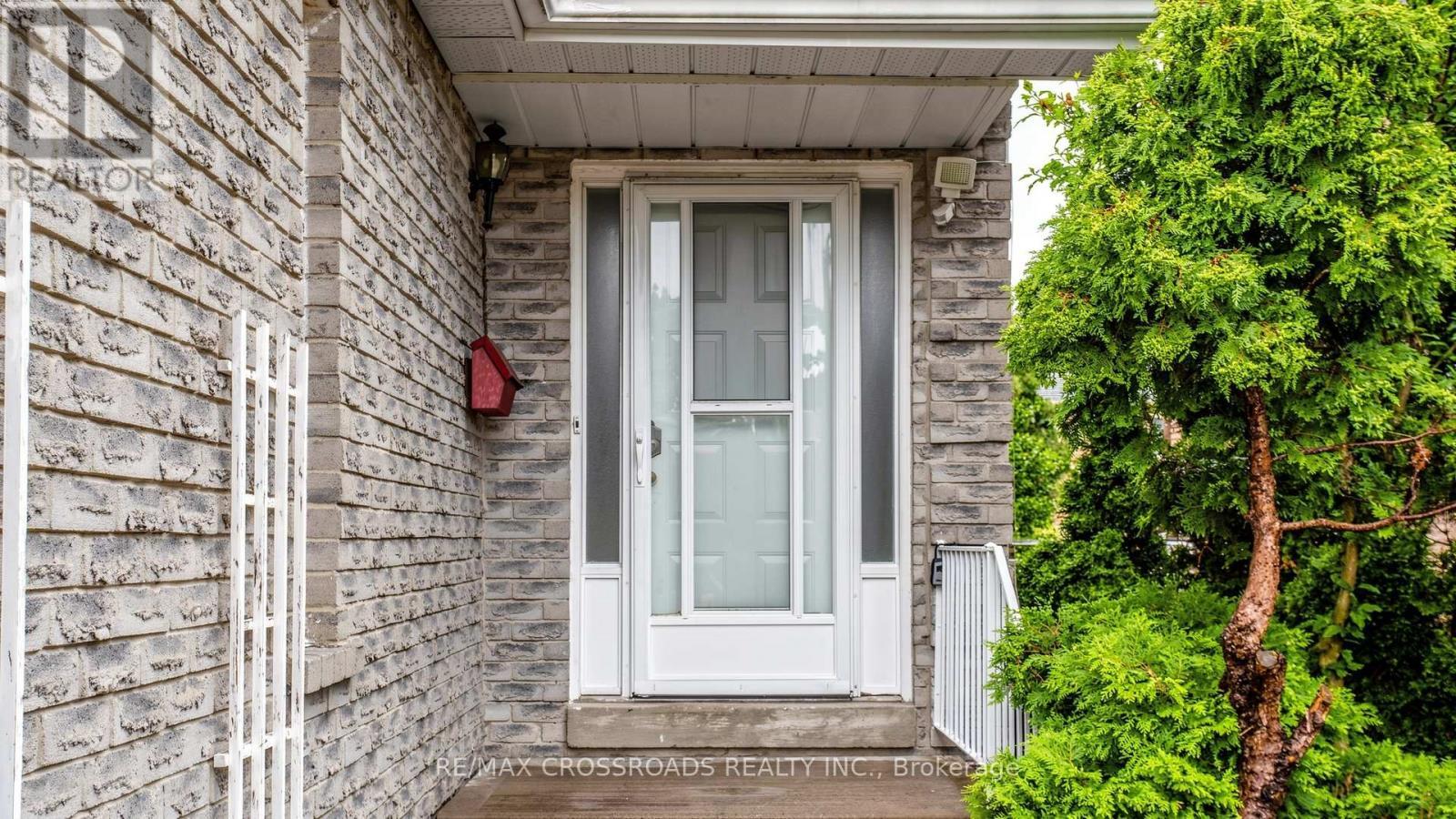 70 Halfmoon Square, Toronto, ON - Outdoor