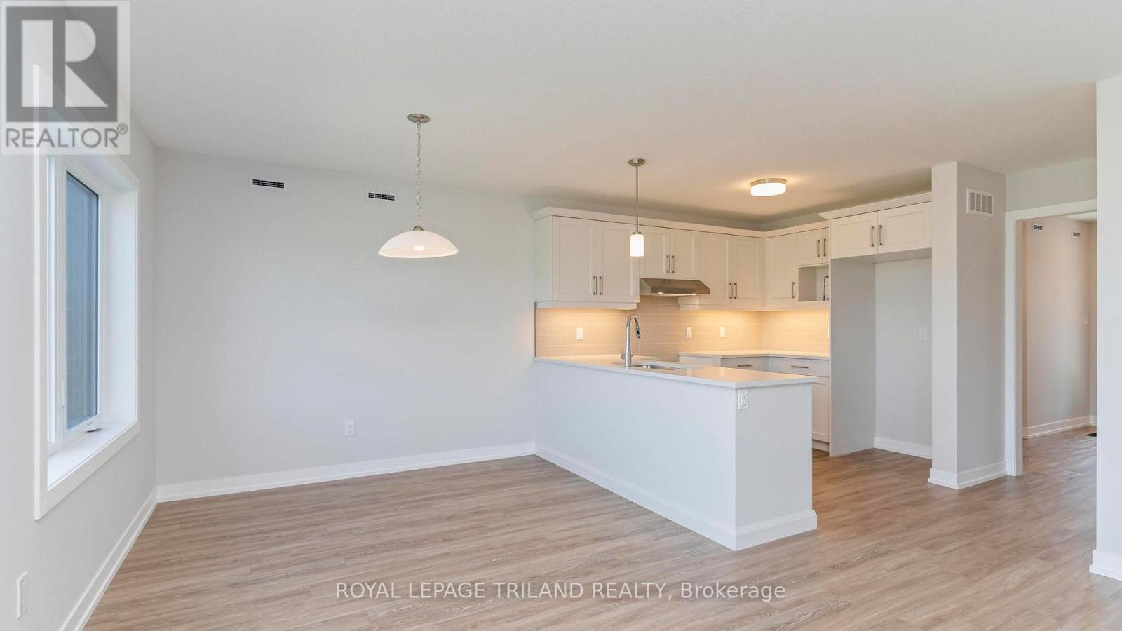 47 Harrow Lane, St. Thomas, ON - Indoor Photo Showing Kitchen