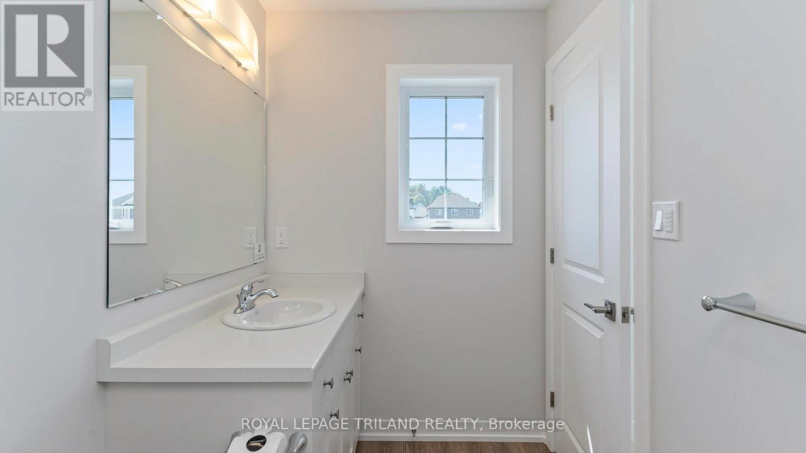 47 Harrow Lane, St. Thomas, ON - Indoor Photo Showing Bathroom