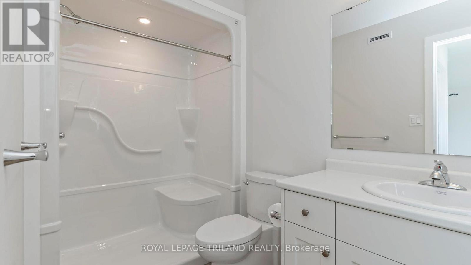 47 Harrow Lane, St. Thomas, ON - Indoor Photo Showing Bathroom