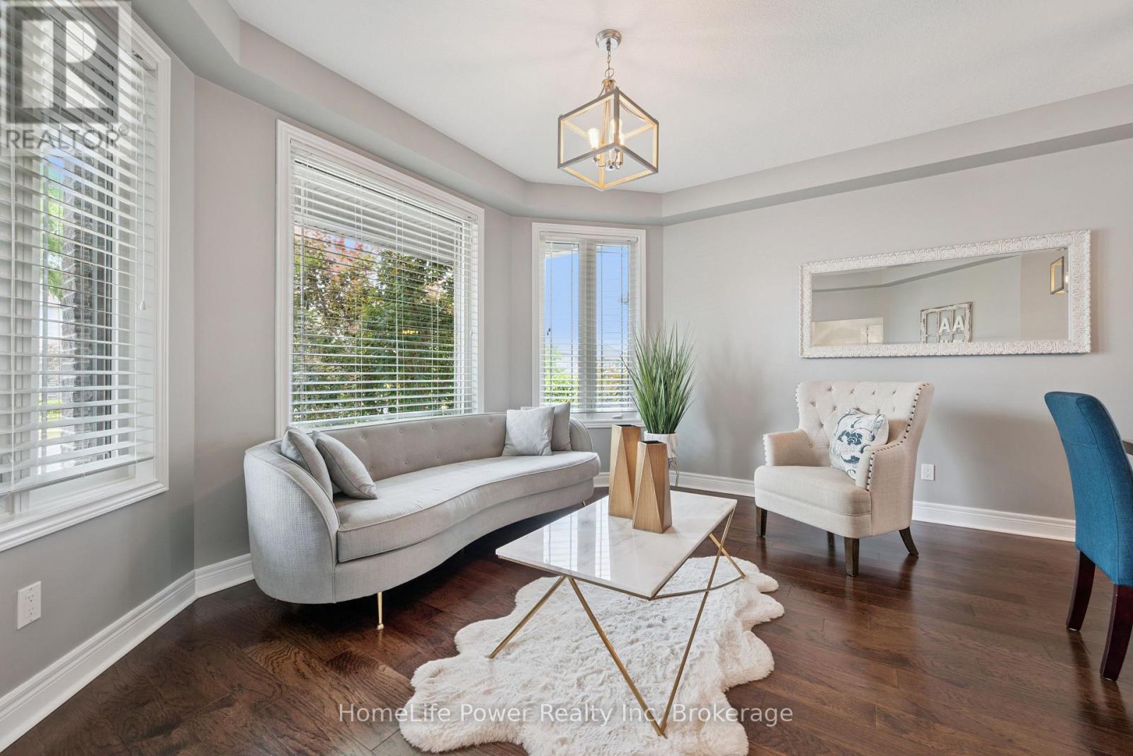 183 Townsend Drive, Woolwich, ON - Indoor Photo Showing Living Room