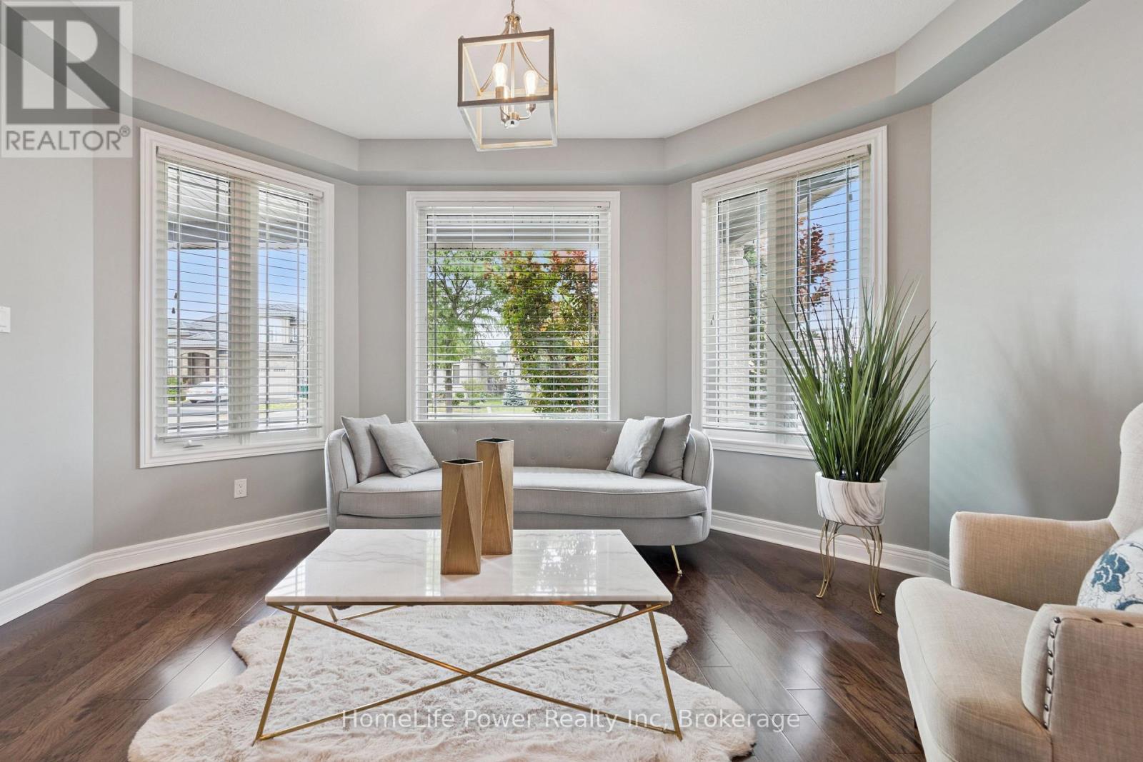 183 Townsend Drive, Woolwich, ON - Indoor Photo Showing Living Room