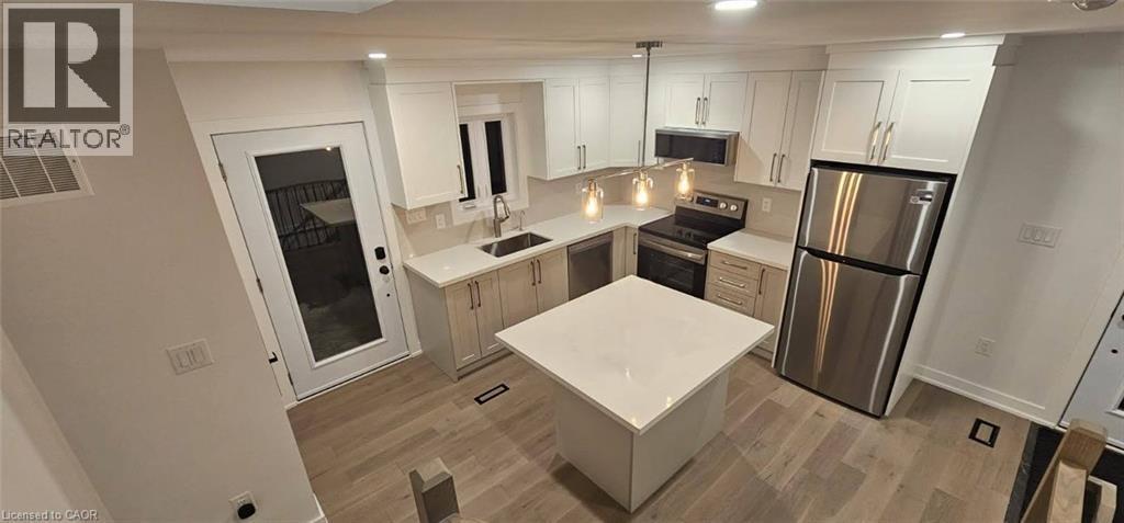 87 Scott Road, Cambridge, ON - Indoor Photo Showing Kitchen With Stainless Steel Kitchen With Upgraded Kitchen
