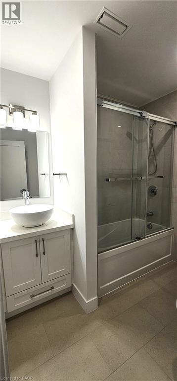 87 Scott Road, Cambridge, ON - Indoor Photo Showing Bathroom