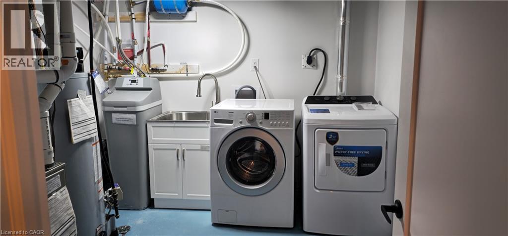 87 Scott Road, Cambridge, ON - Indoor Photo Showing Laundry Room
